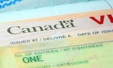 Si e marrin rusët një vizë për në Kanada vetë?